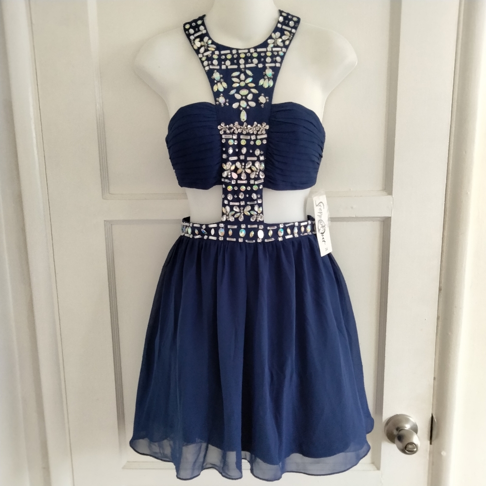 Steppin' Out NWT Cut-out Embellished Mini Party Prom Dress Size 3/4